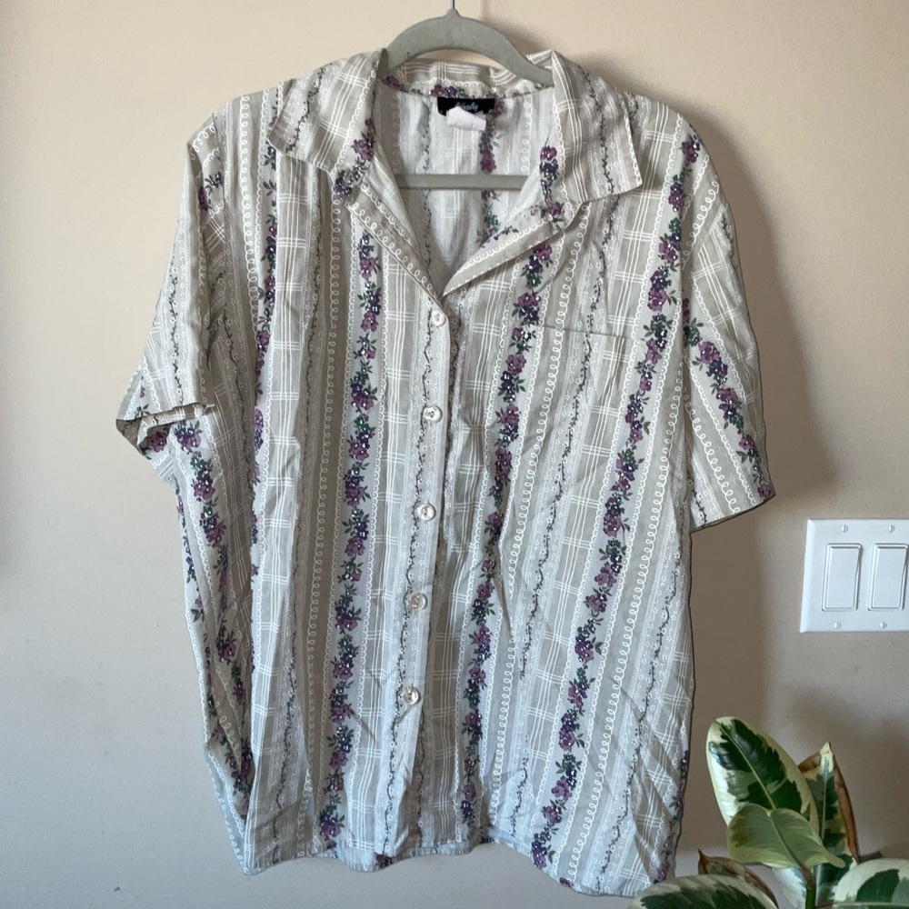 Vintage floral button up tee